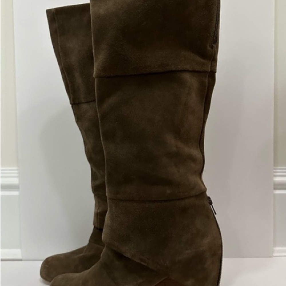 Fergie Suede Olive Green Wedge Boots Size 7.5